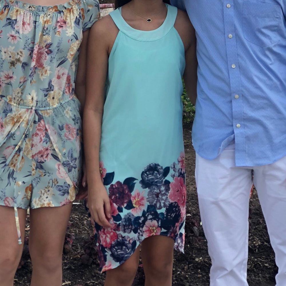 Girl’s sleeveless dress